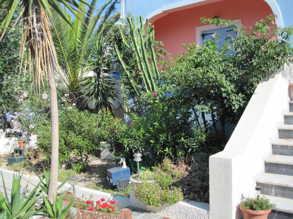 Villa Nikos Karamolegkos Kamari Экстерьер фото