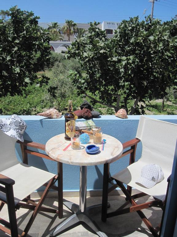 Villa Nikos Karamolegkos Kamari Экстерьер фото